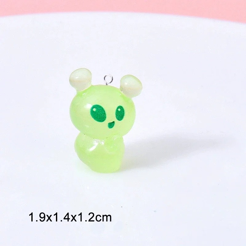 จี้เรซิ่นรูปเอเลี่ยนสีเขียวขนา - Resin Craft Projects บทวิจารณ์และราคา